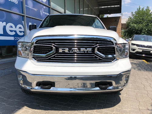 Imagen 10 de 14 de Dodge Ram 1500 Laramie 4x4 At V8