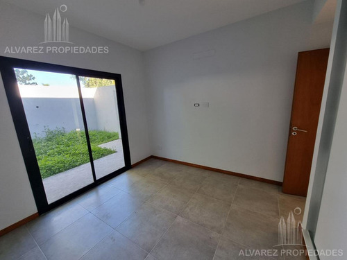 Imagen 14 de 22 de Departamento 2 Ambientes Venta Castelar Patio