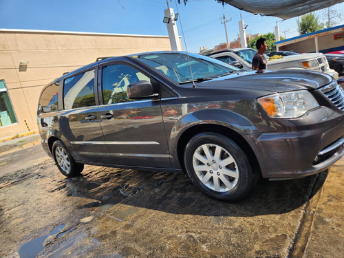 Chrysler Town & Country 3.6 Limited Mt