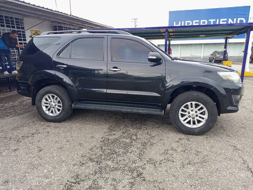 Imagen 8 de 16 de Toyota Fortuner Sr