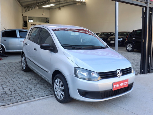 Imagem 6 de 7 de Volkswagen Fox 1.6 2013 Completo