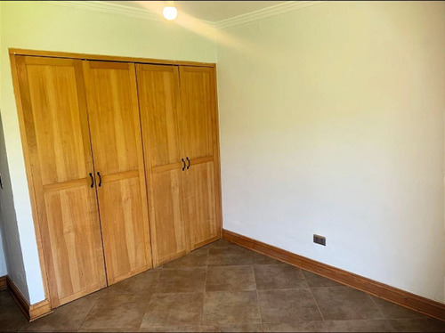 Parcela Con Casa En Sitio De 2000 Mts. Solida, Piscina Termp