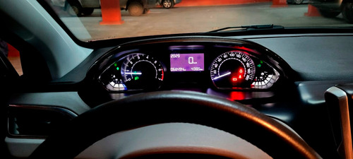 Imagen 10 de 16 de Peugeot 208 2014 1.5 Allure Touchscreen