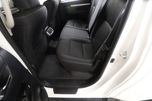 Toyota Hilux 4x2 Doble Cab Srv 2.8 Tdi Manual 2017 313ba