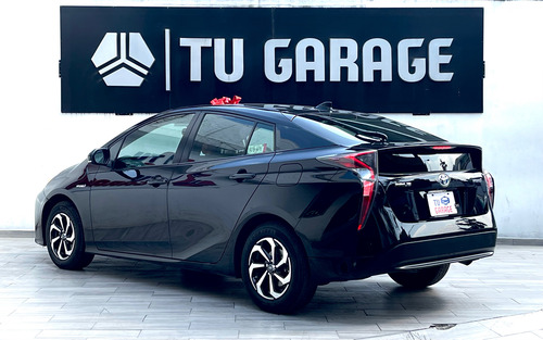 Toyota Prius 1.8 Base Cvt