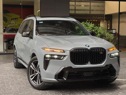 BMW X7 4.4 V8 M60I