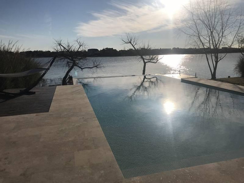 Imagen 4 de 30 de Nordelta | El Golf - Exclusiva Casa En Venta Impecable Vista Al Lago.
