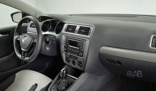 Imagen 8 de 10 de Volkswagen Jetta 2017 2.0 Tiptronic At