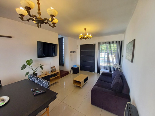 Se Vende Duplex 3 Dormitorios Pileta Poeta Lugones