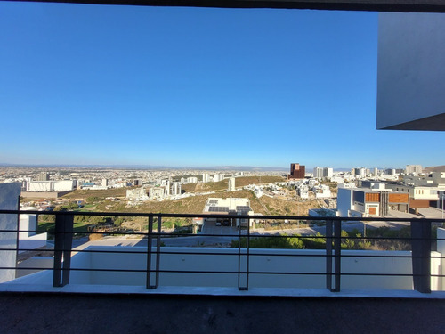 Imagen 5 de 24 de Vista Al Hoyo 3 Y La Ciudad Con Cuarto De Juegos