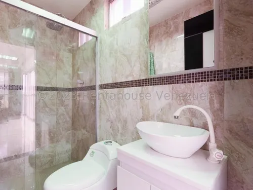 Estefani Salon Vende, Extraordinario Edificio Comercial En Centro Barquisimeto , Lara Mls #25-4020