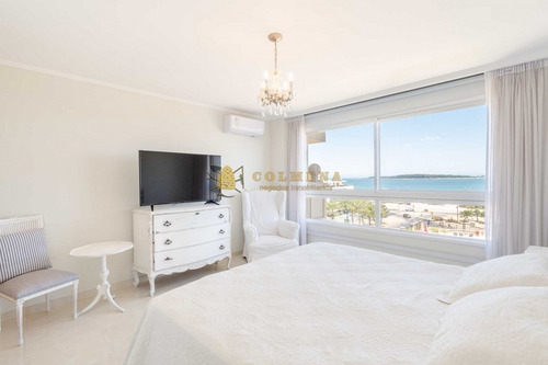 Apartamento De Tres Dormitorios Y Servicio En Alquiler Le Jardin- Ref: 4042