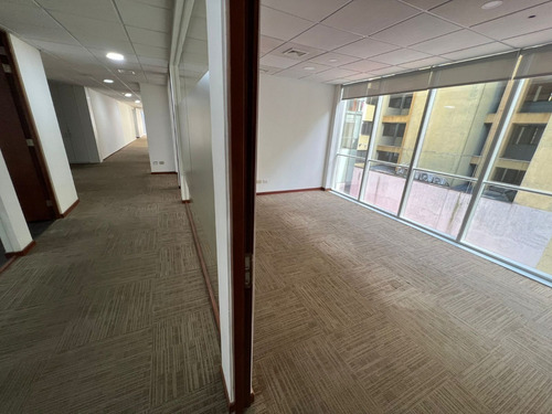 Imagen 20 de 22 de Excelente Oficina De 1.000 M2 En Arriendo/centro De Temuco
