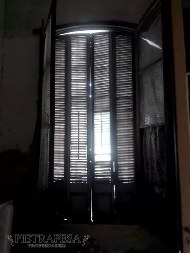 Casa En Venta 5 Dormitorios, 2 Baños Y Patio- Cno. Castro -prado