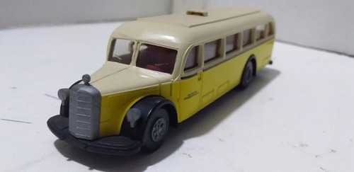 Autobuses Mercedez 05000 Reisebus Escala 1/87 Marca Brekina