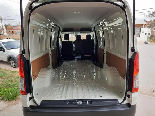 Imagen 5 de 6 de Toyota Hiace L2h2 Furgon Okm