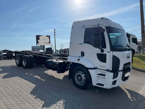 Imagem 2 de 14 de Ford Cargo 2431 6x2 2019 Impecável