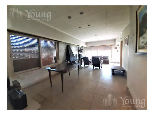 Imagen 26 de 28 de Casa De 4 Ambientes Con Jardin Y Pileta En Berazategui