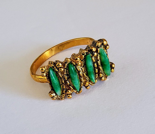 Anillo Dorado Ajustable Dama Con Incrustaciones En Verde 