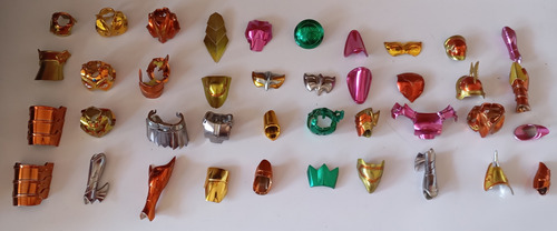 Lote Peças Armaduras Bonecos Cavaleiros Do Zodíaco Em Metal (Usado)