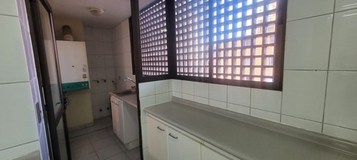 Depto. En Arriendo 4d + 3b + 2e + 1b - Flor De Azucena / Los