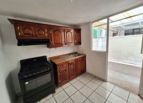 Casa En Remate Con Excelente Plusvalía Muy Cerca Del Centro De Querétaro Yqh