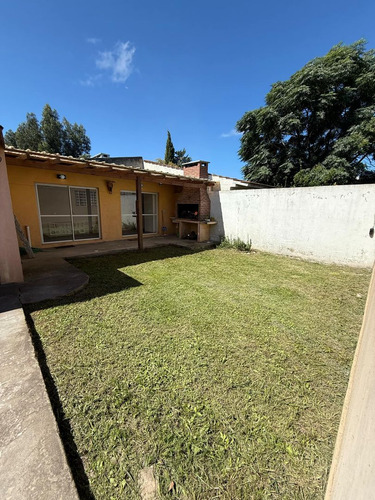 Venta - Propiedad 5 Ambientes Con Quincho Y Garaje