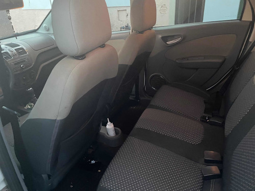 Fiat Grand Siena 2014 1.6 16v Essence Flex 4p