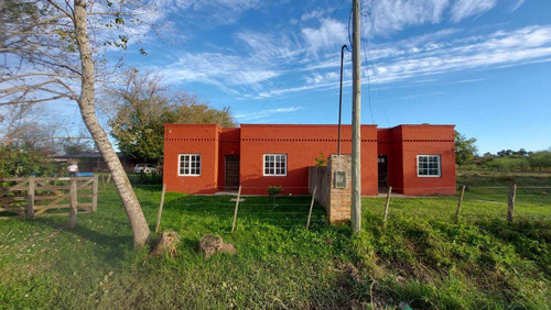 Casa En Venta En Carmen De Areco