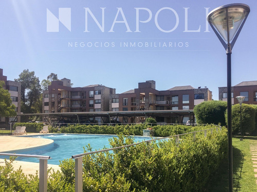 Venta De Impecable Departamento En Amaneceres Residence