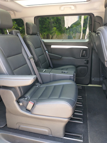 Renta De Autos Y Camionetas Con Chofer Hasta 20 Pasajeros