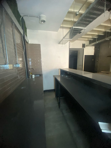 Gran Local Com. Para Restaurante U Otro Giro 183m2 Ampliable