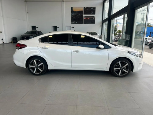Kia CERATO PRO 1.6l Zenith At