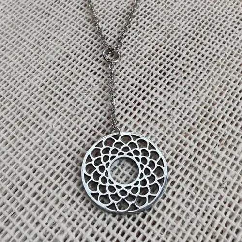 Imagen 2 de 4 de Dije Mandala Diseño Lariat De Acero Inoxidable Con Cadena