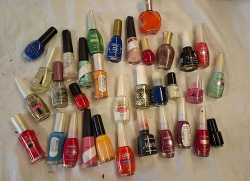 Lote Por 25 Esmaltes Uñas Comunes Diferentes Marcas Fucsia