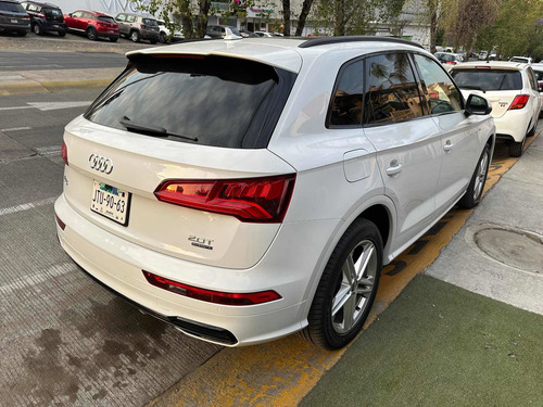 Audi Q5 2.0 L T S Line Dsg