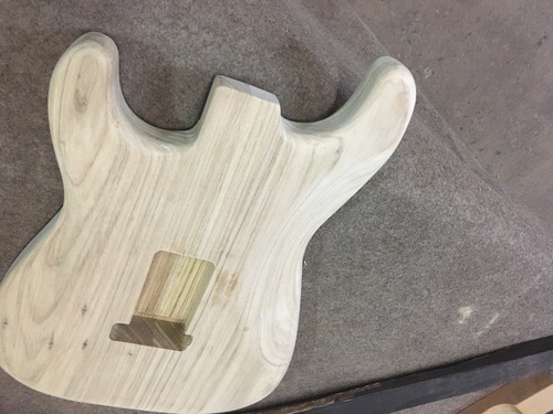 Imagem 2 de 5 de Corpo Guitarra Modelo Strato Em Freijó