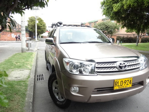 Toyota Fortuner Automatica 2012 4x2 72.500 Kilómetros