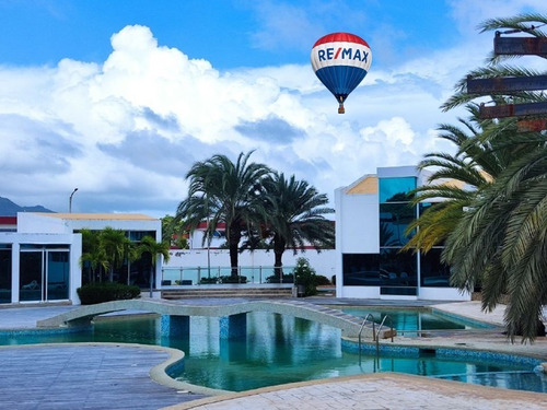 Imagen 16 de 18 de Re/max 2mil Vende Townhouse En Conj. Resd. Majestic Village