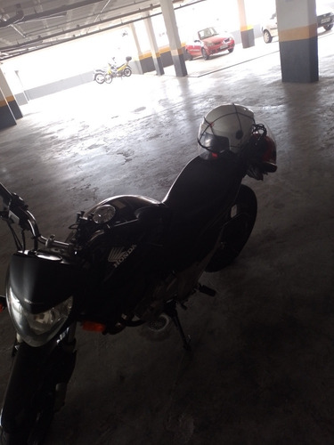 Imagem 2 de 8 de Honda Cb300
