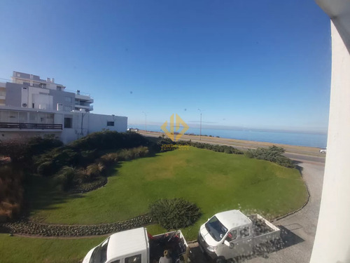 Frente Al Rio De La Plata Y Con Excelente Vista
