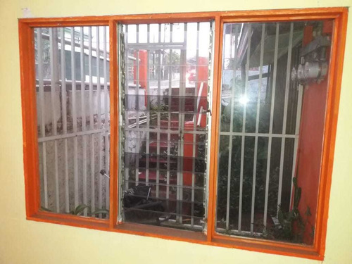 Imagen 4 de 14 de Casa Curridabat Centro. Dos Casas Y Una Bodega...