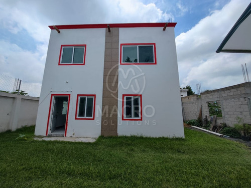 Casa En Venta En Col. Vicente Guerrero Cerca De Plaza Atrios Con 3 Recamaras