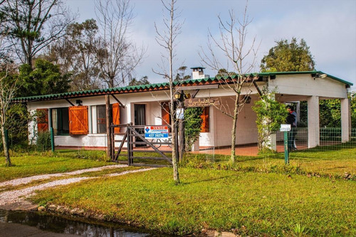 Casa De Tres Dormitorios 2 Baños Unos En Suite