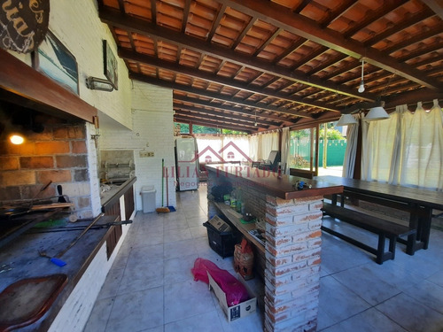 Hermosa Casa Ubicada Estratégicamente En El Barrio De San Rafael- Ref: 1330