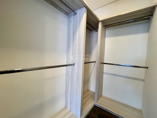 Apartamento En Venta En Tesoro. Cod V776071