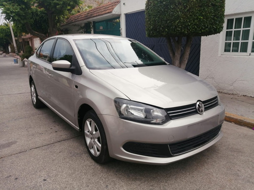 Imagen 2 de 15 de Vw Vento Active 5p L4 1.6l Abs Ba Blue T Ac R15 Ti 2014