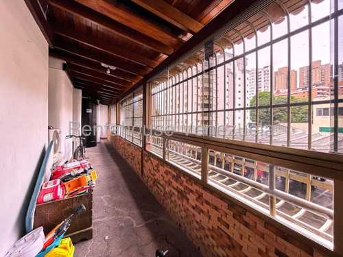 Apartamento Remodelado En Venta, Urb. El Paraiso