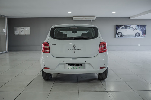 Imagen 6 de 25 de Renault Sandero Privilege 2016