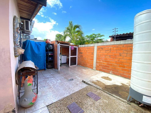 Casa En Venta Ubicada En Urbanizacion Valle De Oro Condominio Las Aldabas San Diego. St